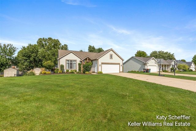 2551 Cedar Lake Drive, Jenison, MI 49428