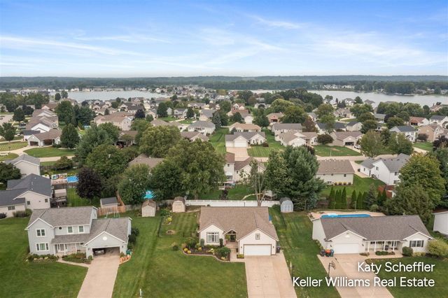 2551 Cedar Lake Drive, Jenison, MI 49428
