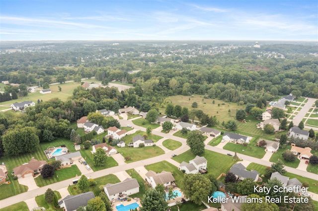 2551 Cedar Lake Drive, Jenison, MI 49428