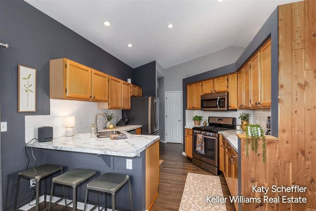 2551 Cedar Lake Drive, Jenison, MI 49428