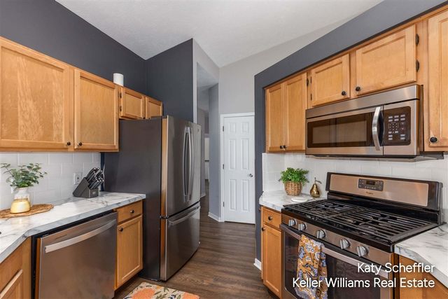 2551 Cedar Lake Drive, Jenison, MI 49428