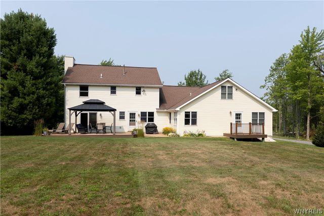 6733 Scherff Road, Orchard Park, NY 14127