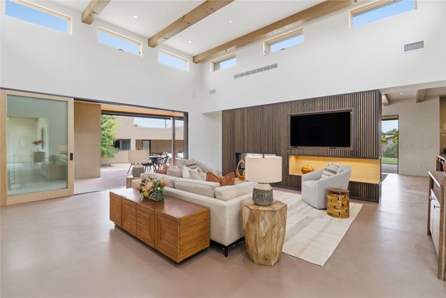 123 E Lupita Road, Santa Fe, NM 87505