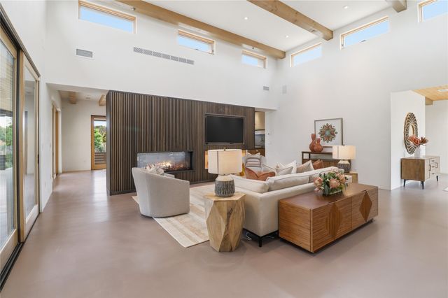 123 E Lupita Road, Santa Fe, NM 87505