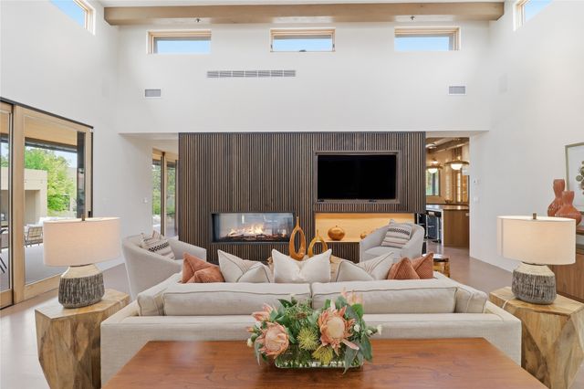 123 E Lupita Road, Santa Fe, NM 87505