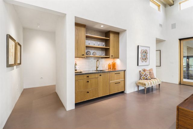 123 E Lupita Road, Santa Fe, NM 87505