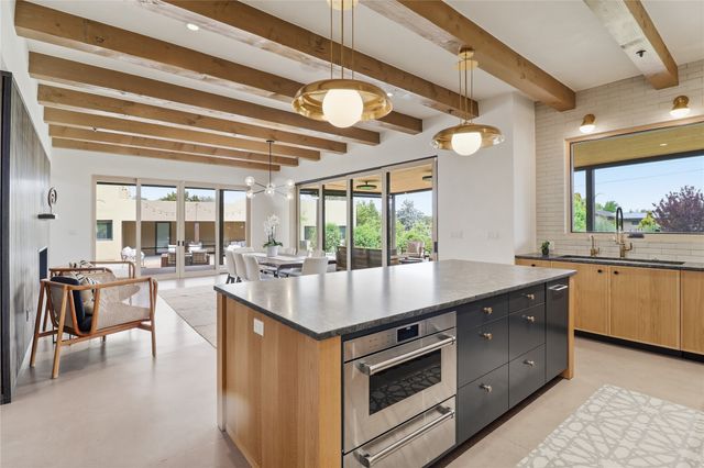 123 E Lupita Road, Santa Fe, NM 87505
