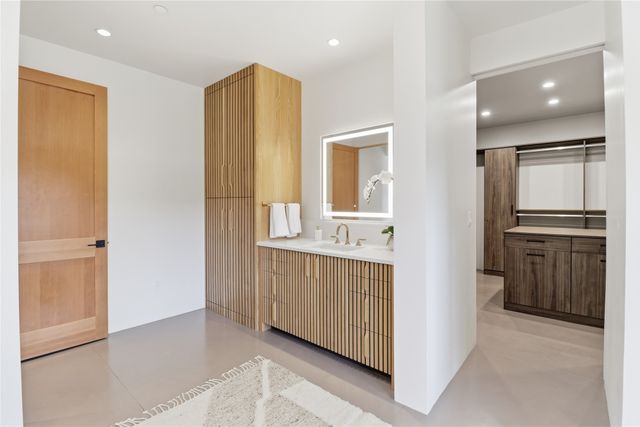 123 E Lupita Road, Santa Fe, NM 87505