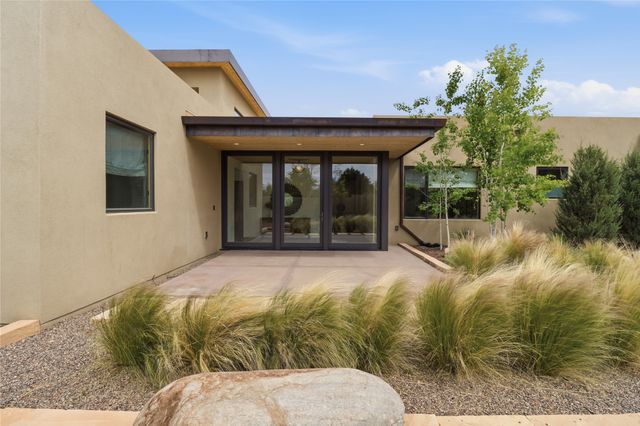 123 E Lupita Road, Santa Fe, NM 87505