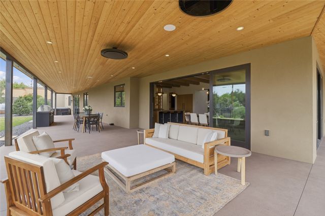 123 E Lupita Road, Santa Fe, NM 87505