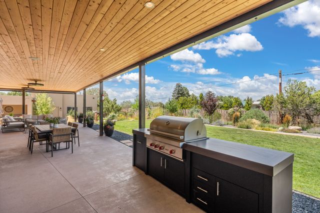 123 E Lupita Road, Santa Fe, NM 87505