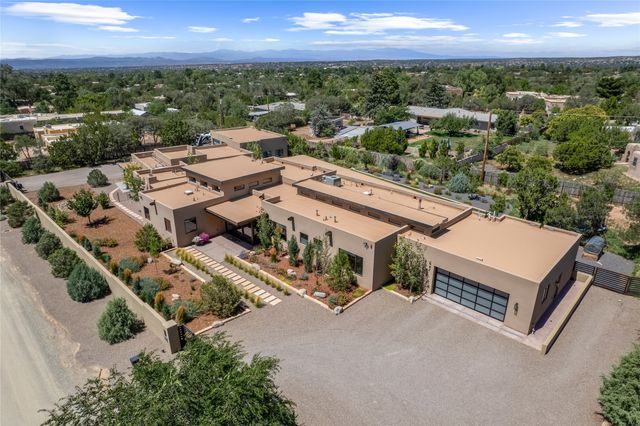 123 E Lupita Road, Santa Fe, NM 87505