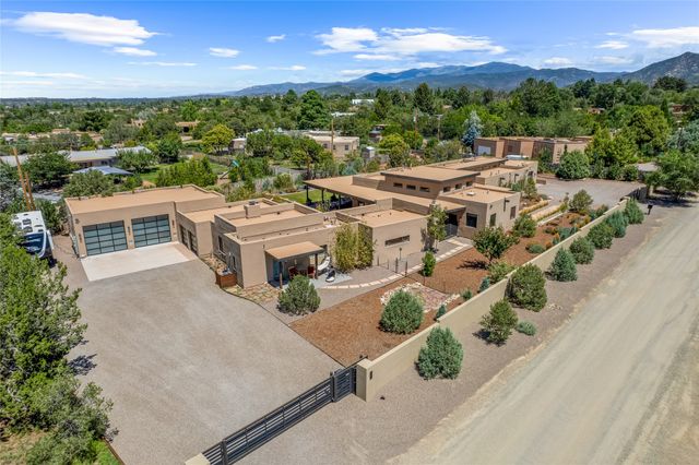 123 E Lupita Road, Santa Fe, NM 87505