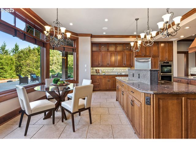 9838 Nw WIND RIDGE Dr, Portland, OR 97229
