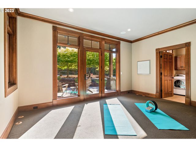 9838 Nw WIND RIDGE Dr, Portland, OR 97229