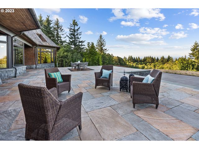 9838 Nw WIND RIDGE Dr, Portland, OR 97229