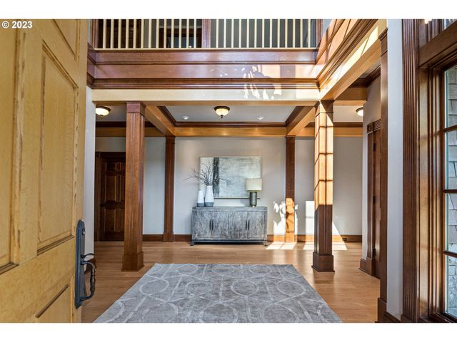 9838 Nw WIND RIDGE Dr, Portland, OR 97229