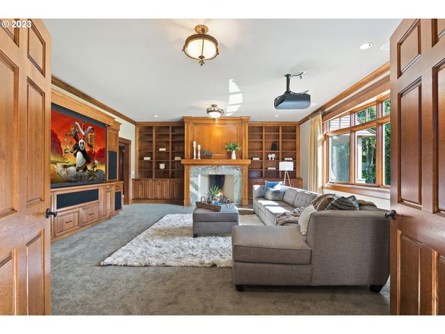 9838 Nw WIND RIDGE Dr, Portland, OR 97229