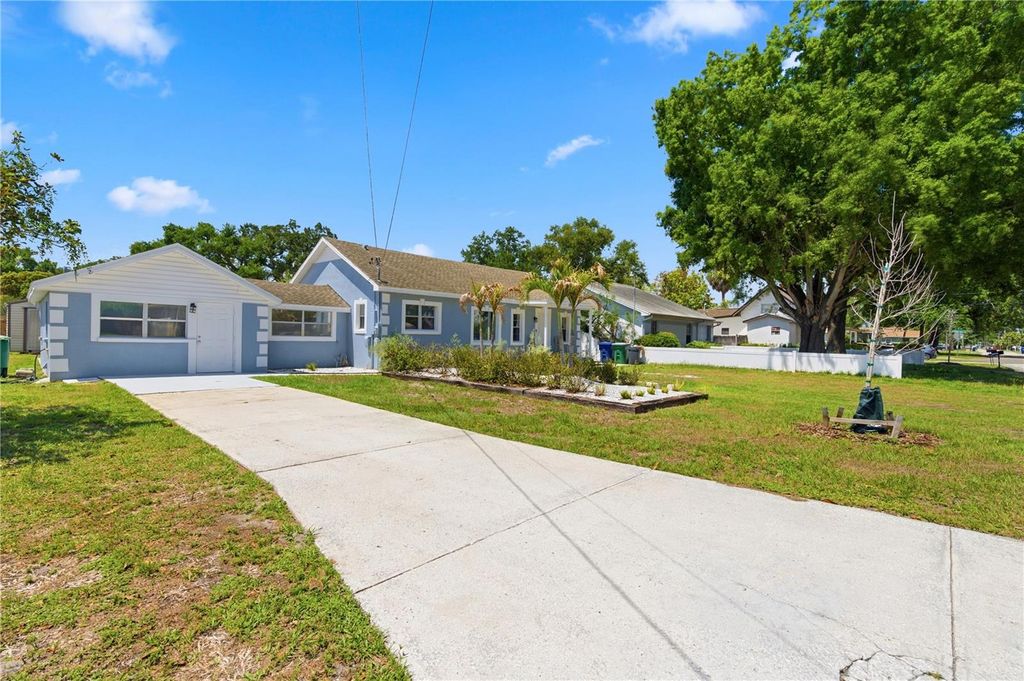 Image 2 of property listing at 3144 W CORDELIA STREET, Tampa, FL 33607