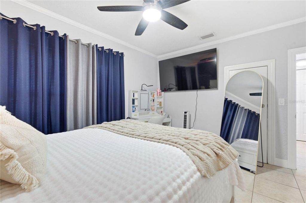 Image 11 of property listing at 3144 W CORDELIA STREET, Tampa, FL 33607