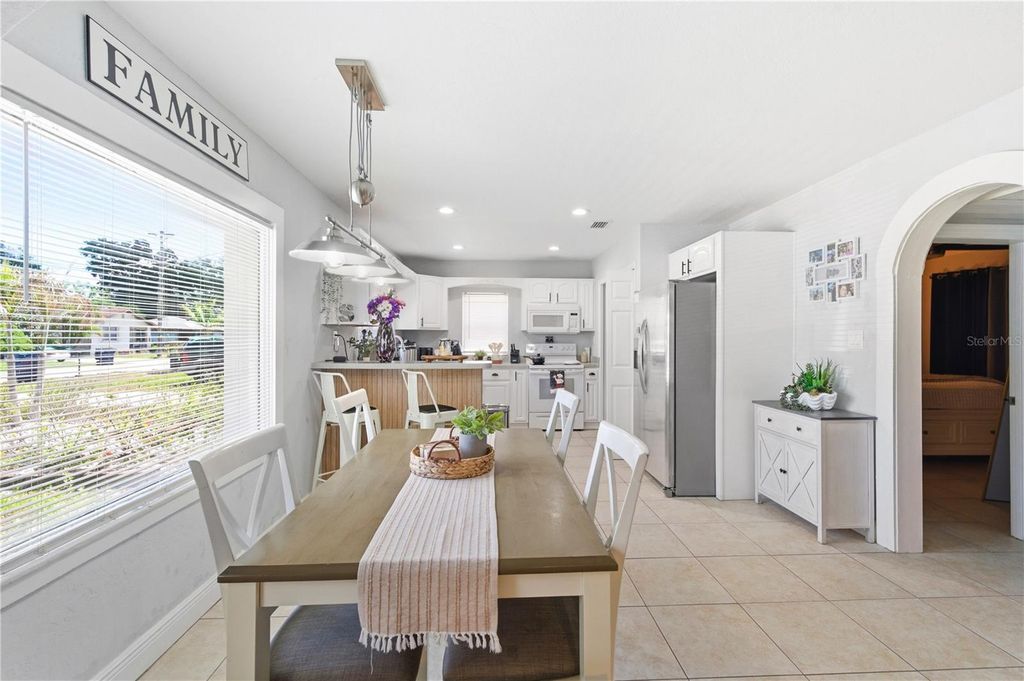 Image 6 of property listing at 3144 W CORDELIA STREET, Tampa, FL 33607