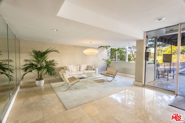 17366 W Sunset Boulevard 302, Pacific Palisades (los Angeles), CA 90272
