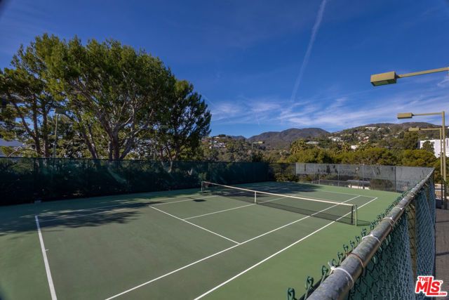 17366 W Sunset Boulevard 302, Pacific Palisades (los Angeles), CA 90272