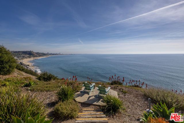 17366 W Sunset Boulevard 302, Pacific Palisades (los Angeles), CA 90272