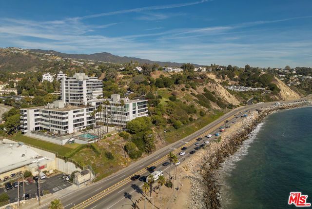 17366 W Sunset Boulevard 302, Pacific Palisades (los Angeles), CA 90272