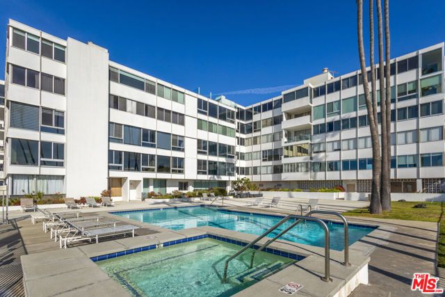 17366 W Sunset Boulevard 302, Pacific Palisades (los Angeles), CA 90272