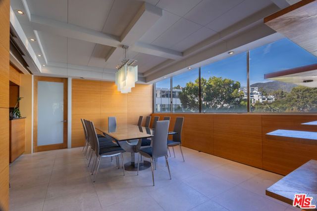 17366 W Sunset Boulevard 302, Pacific Palisades (los Angeles), CA 90272