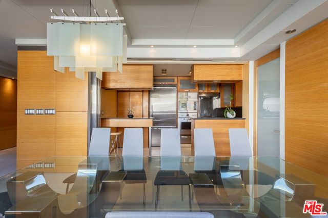 17366 W Sunset Boulevard 302, Pacific Palisades (los Angeles), CA 90272