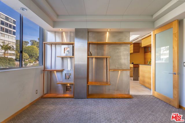 17366 W Sunset Boulevard 302, Pacific Palisades (los Angeles), CA 90272
