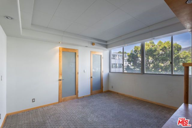 17366 W Sunset Boulevard 302, Pacific Palisades (los Angeles), CA 90272