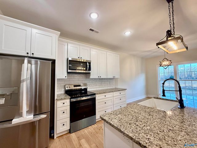 15 Swanee Drive, Albertville, AL 35950