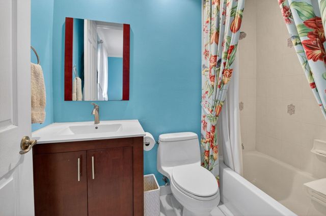 21166 Falls Ridge Way, Boca Raton, FL 33428