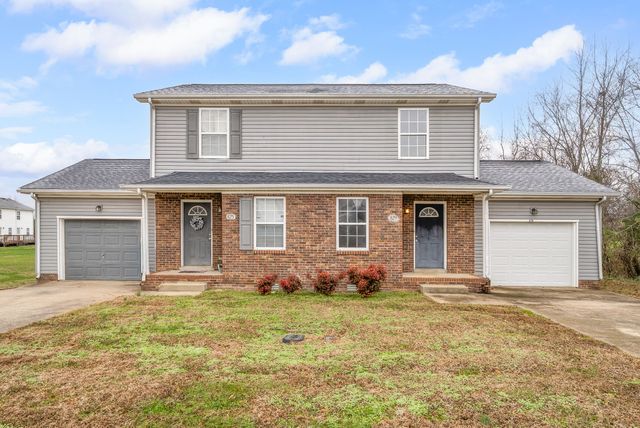 829 Flyer Ct, Oak Grove, KY 42262