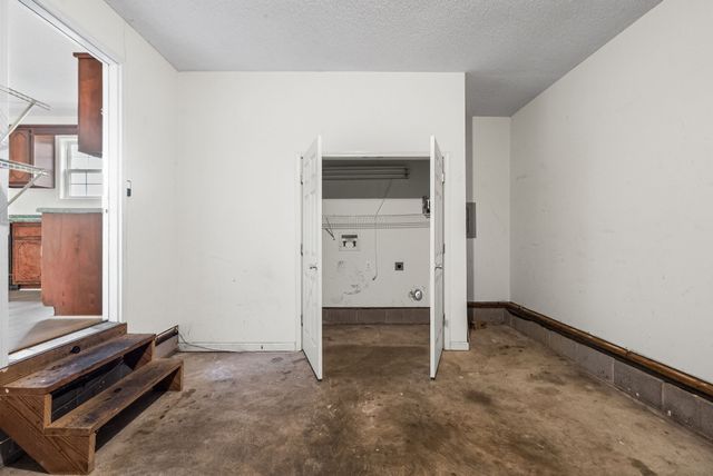 829 Flyer Ct, Oak Grove, KY 42262