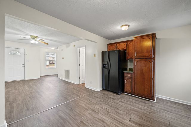 829 Flyer Ct, Oak Grove, KY 42262