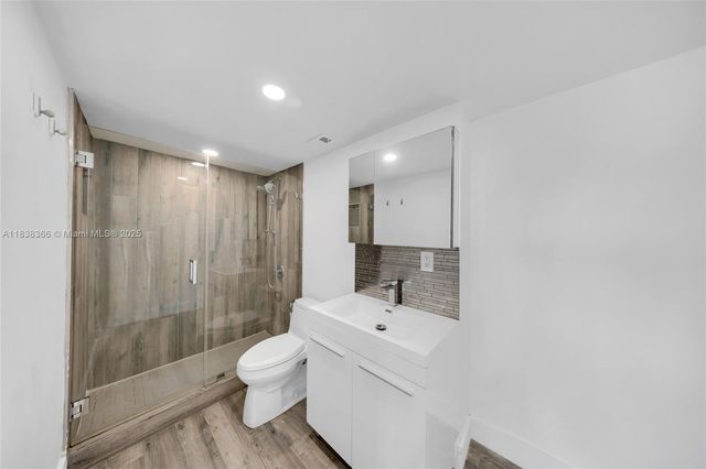 13155 Ixora Ct 1105, North Miami, FL 33181