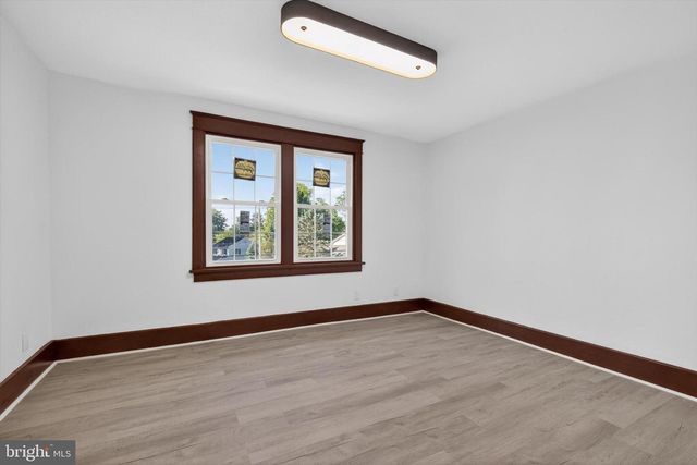 3408 SCHOOLHOUSE LN, Harrisburg, PA 17109
