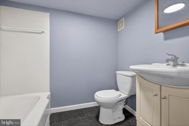 3408 SCHOOLHOUSE LN, Harrisburg, PA 17109