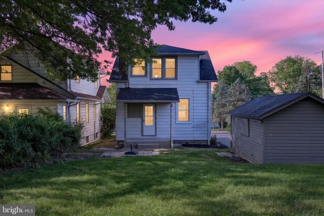 3408 SCHOOLHOUSE LN, Harrisburg, PA 17109