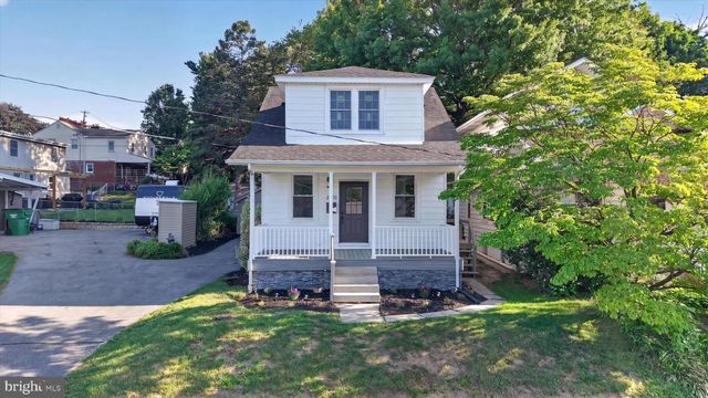 3408 SCHOOLHOUSE LN, Harrisburg, PA 17109