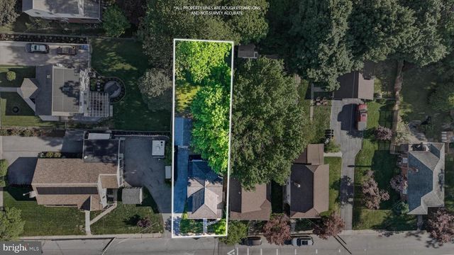 3408 SCHOOLHOUSE LN, Harrisburg, PA 17109