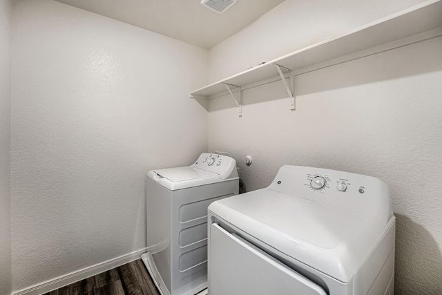 124 Mullen WAY, Taylor, TX 76574
