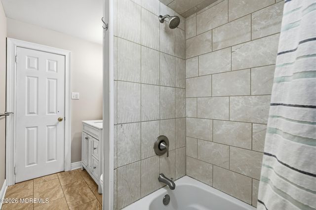3 Claire Circle, Howell, NJ 07731
