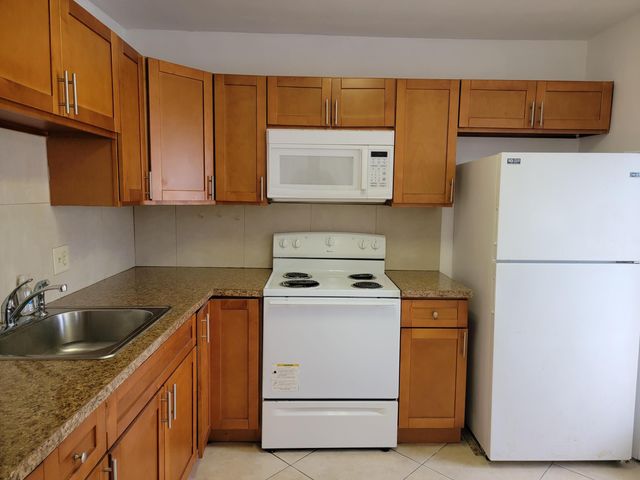 4310 NW 12th Court 205, Lauderhill, FL 33313