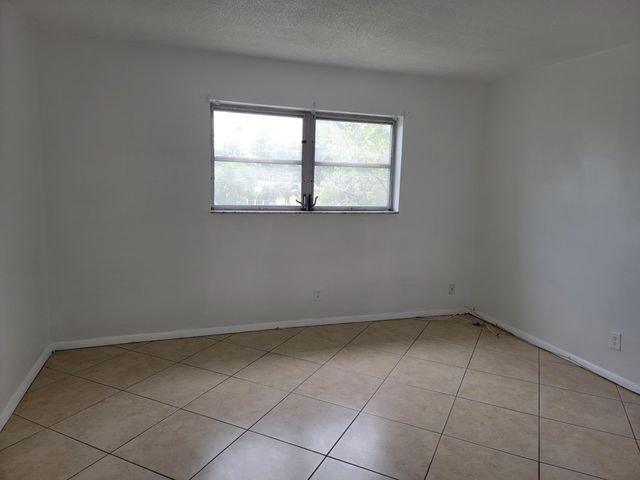 4310 NW 12th Court 205, Lauderhill, FL 33313