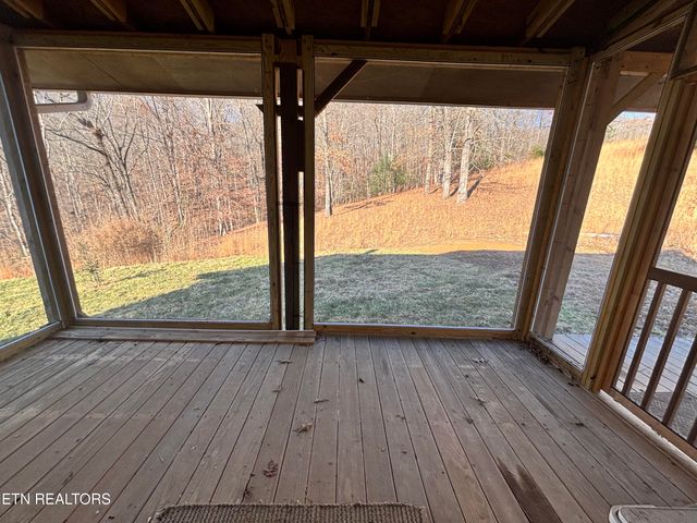 230 Windcrest Lane, Harriman, TN 37748